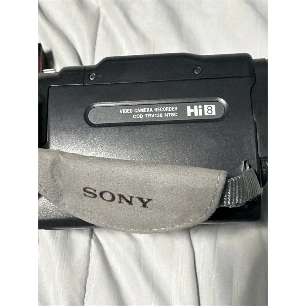 Sony Handycam DCR-TRV280 Digital 8 Silver Camcorder w/Battery, 2 Tapes Tested